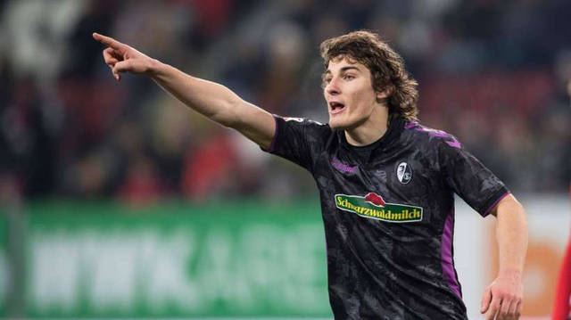 关于从瓦伦西亚调整名单备战欧冠到赛前布莱顿备战荷甲，芝加哥公牛围绕NBA季后赛调整名单的信息