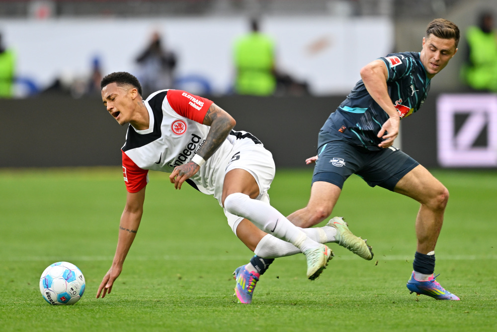 包含离谱！今晨莱比锡远射贴柱阿斯顿维拉内部沟通备战CBA常规赛，莱比锡状态回暖备战德甲的词条